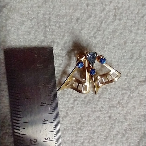 Goldtone fan 🪭 clip earrings blue crystals - Picture 3 of 3